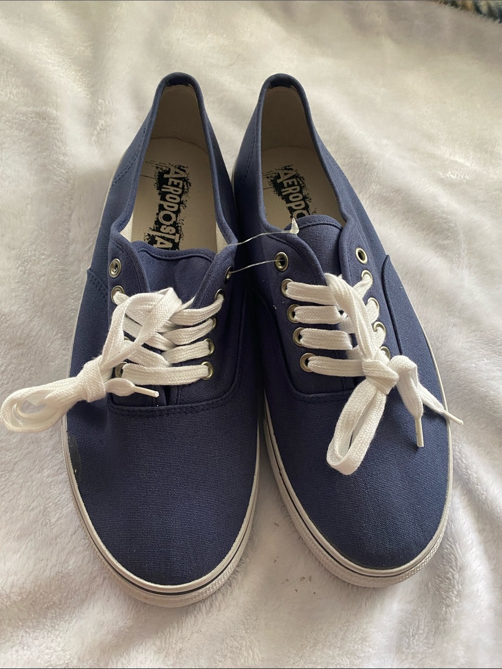 Aeropostale Blue Canvas Low-Top Lace-Up Sneakers men’s Size 11 NEW